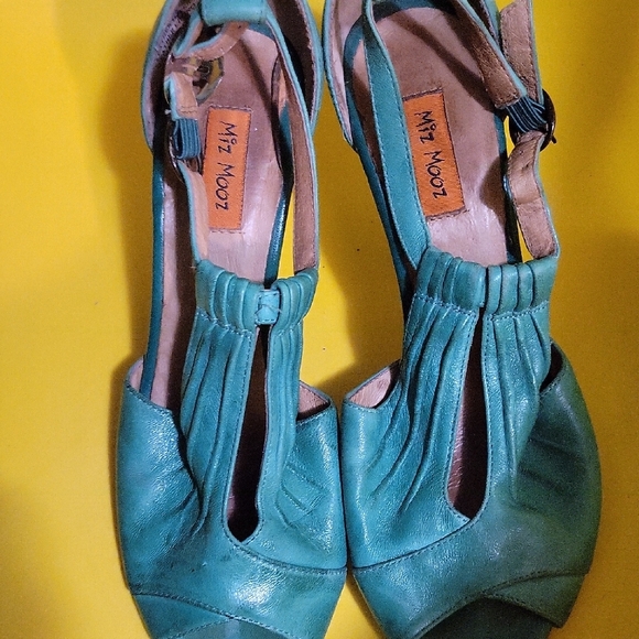 Elegant Green Heels Miz Mooz - Picture 5 of 5